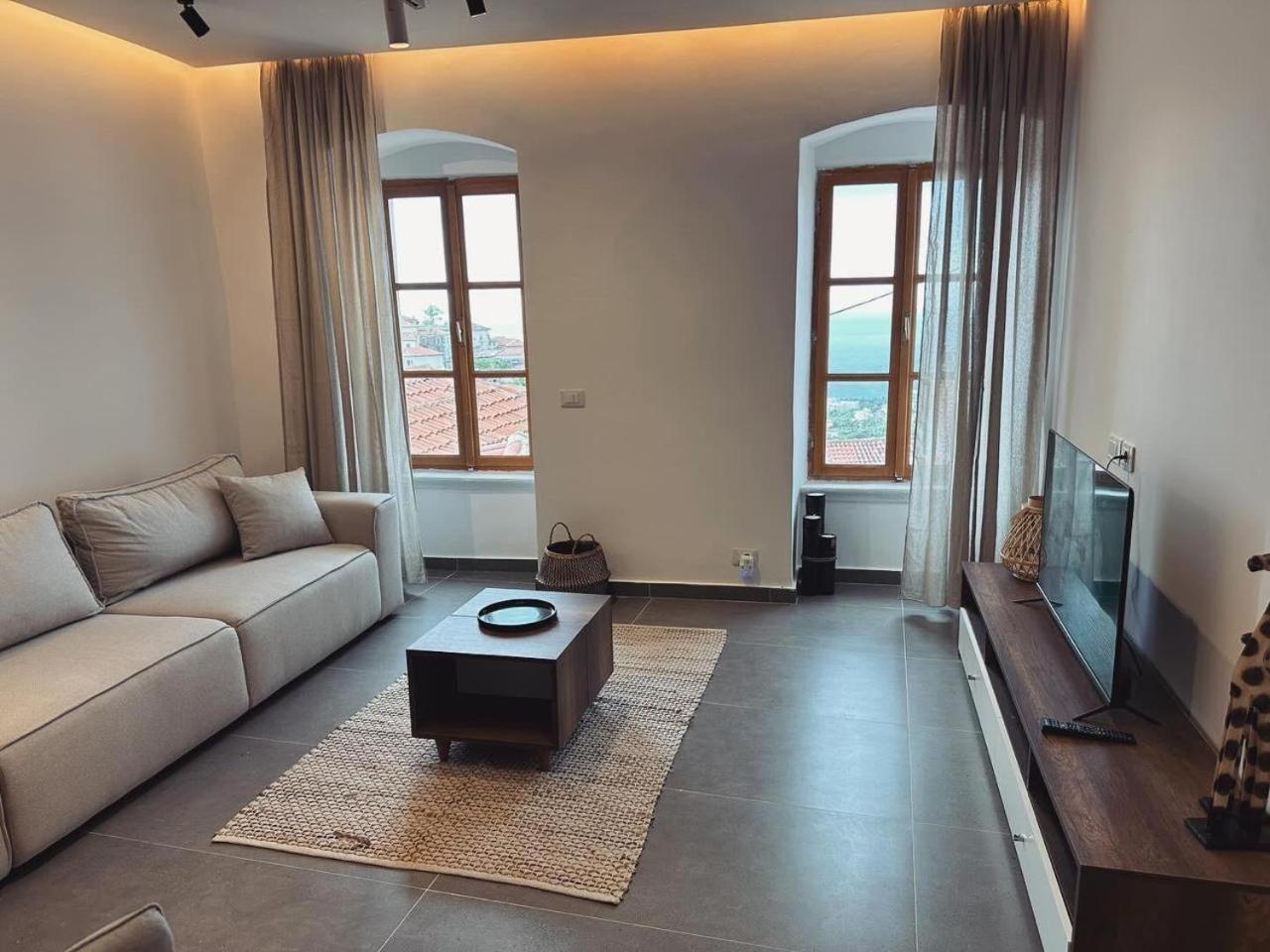 Lion'S Villa Влёра Экстерьер фото